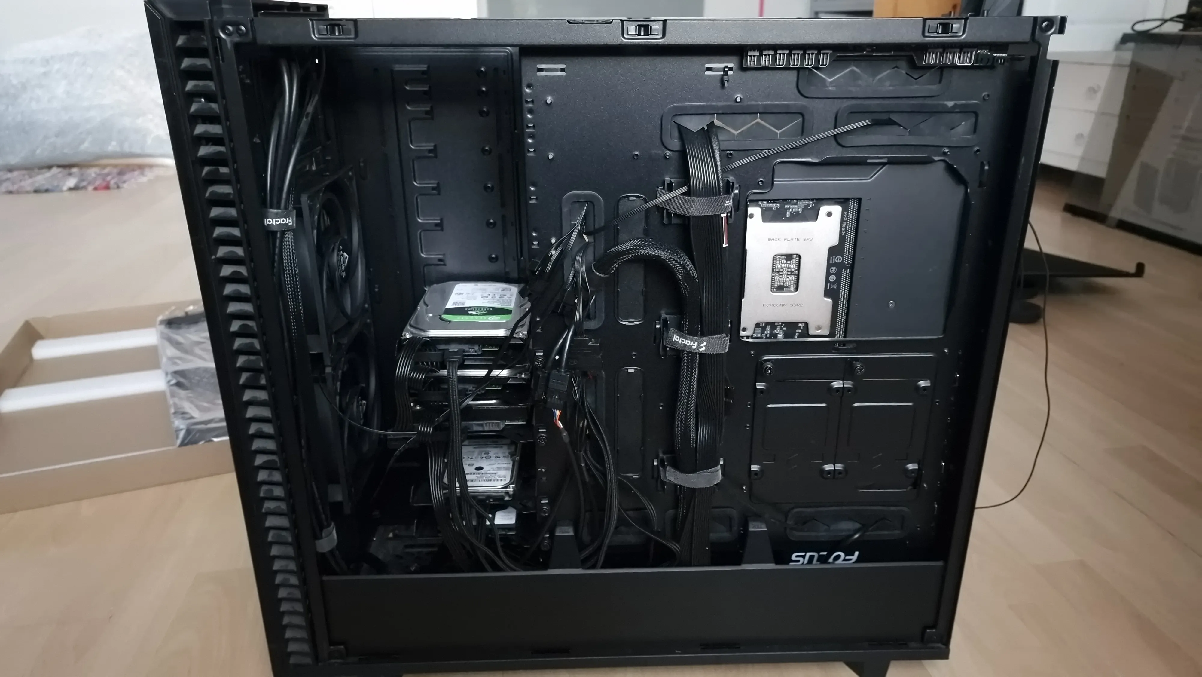 Back of the system with HDD trays